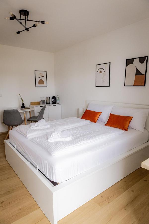 !Goldpath! Passau - Spitalhof I Modern I Wlan I Kueche I Balkon I Smarttv Mit Wipu Apartment *