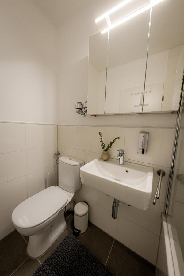 !Goldpath! Passau - Spitalhof I Modern I Wlan I Kueche I Balkon I Smarttv Mit Wipu Apartment *